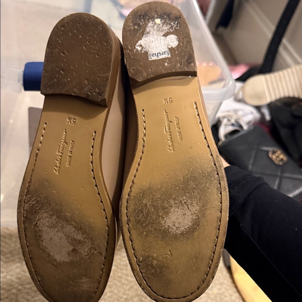 Salvatore Ferragamo Women's Beige Loafers - Picture 2 of 3